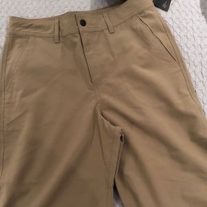 NWT Boys UA Match Shorts size 18 Golf